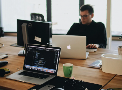 白鯨外貿(mào)網(wǎng)站建設(shè)為您分享：建設(shè)一個(gè)網(wǎng)站的費(fèi)用由哪些組成？