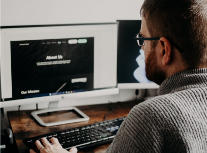 白鯨外貿(mào)網(wǎng)站建設(shè)為您分享：如果想要自己開發(fā)套軟件，需要了解哪些？